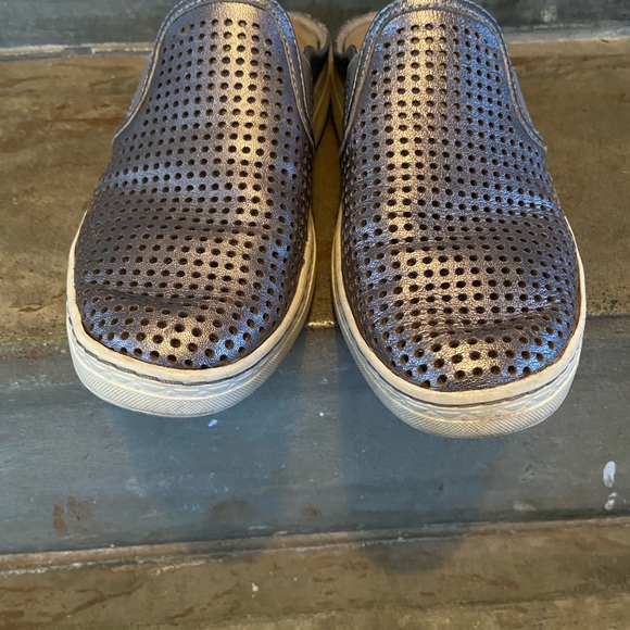 Earth Metallic Pewter Perforated Leather Mules - Picture 5 of 7